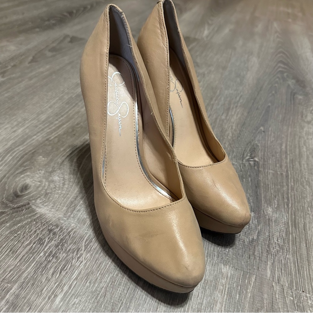Jessica Simpson Classic Tan Heels - Picture 3 of 6